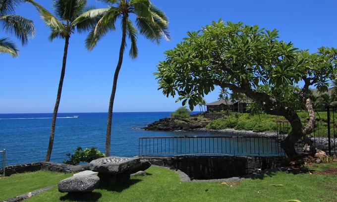 Keauhou House | Oceanfront - Private- Family Friendly He'eia Bay-House and Cottage-