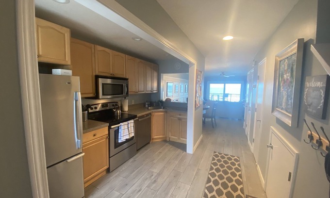 Crescent Beach Condo | Oceanfront, Quiet Beach, Pickleball, Family Friendly, Clean