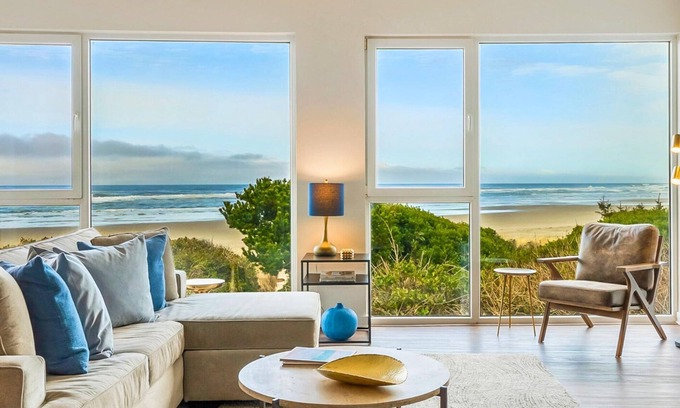 Rockaway Beach Condo | Oceanfront Relaxation in Rockaway Beach