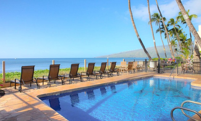 Kihei Condo | OCEANFRONT RESORT- Kihei Sands Beachfront Condo-B10