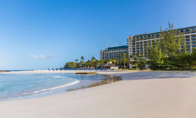 Garrison Historic Area Hotel | Oceanfront Retreat: 4 Suites w/Stunning Bay Views & Spa Access - Two Pools