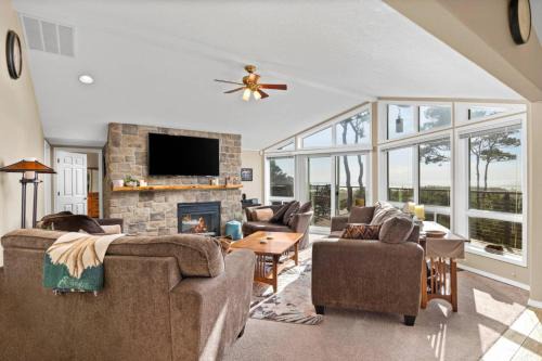 Rockaway Beach House | Oceanfront Retreat