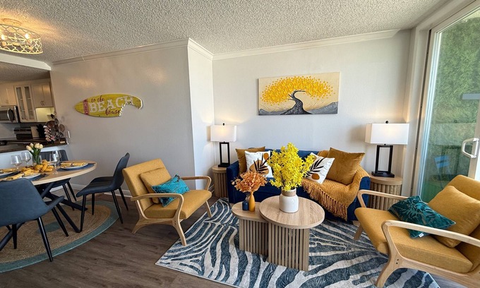Hermosa Beach Hotel | Oceanfront Sanctuary 1 BR w/Beach Access