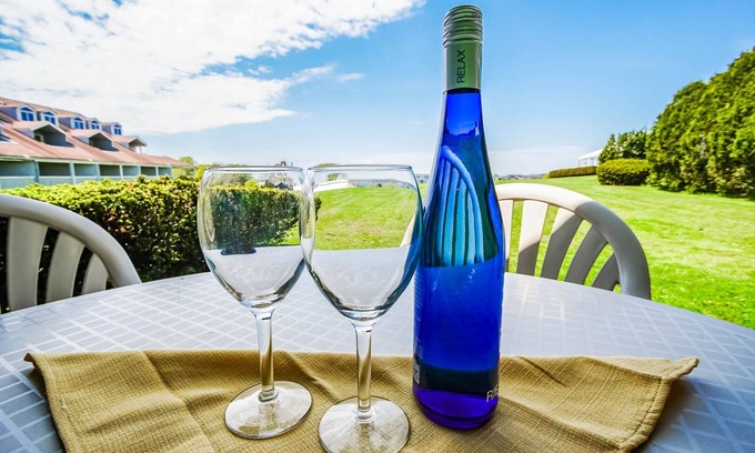 Ocean Drive Resort | Oceanfront spacious suite with private balcony at charming Oceancliff Resort