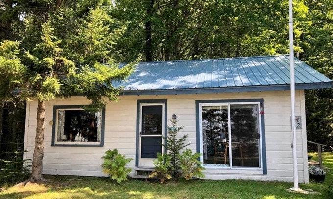 Milbridge Cottage | Oceanfront Sunset View Cottage w/Fire Pit - Near Acadia & Bar Harbor