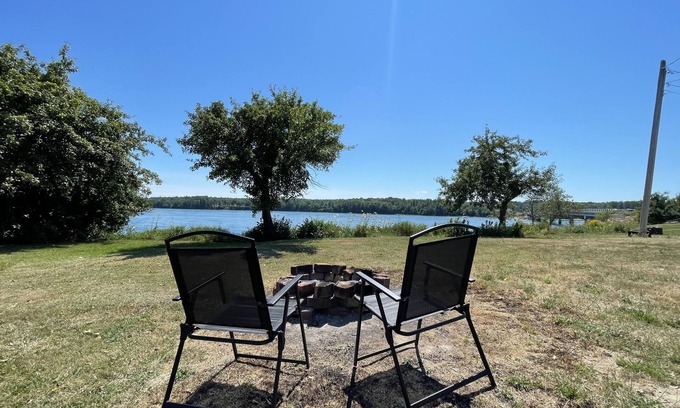 Sullivan Cabin | Oceanfront - Taunton Bay Cabin