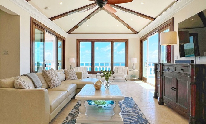 Bolongo Bay Villa | Oceanfront views! POOL - 7mins to STJ Ferry