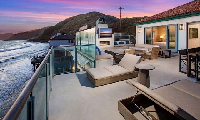 Malibu Villa | Oceanfront Villa - Private Beach/Sauna/Jacuzzi