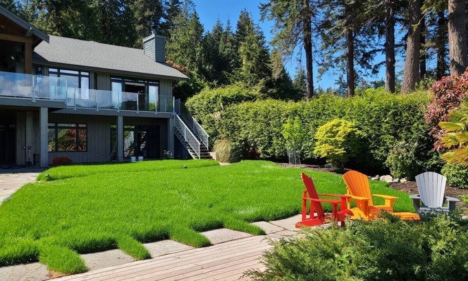 Halfmoon Bay House | Oceanfront Walkout - Sanddollar Suite