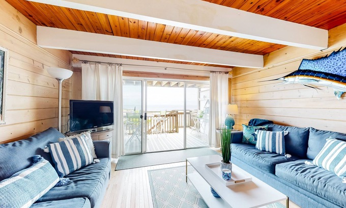 Midtown Ocean City House | Oceanfront with Direct Beach Access