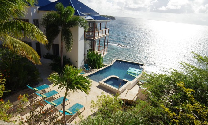 Hart Bay Villa | Oceanport Villa : Great location, stunning views with pool and spa
