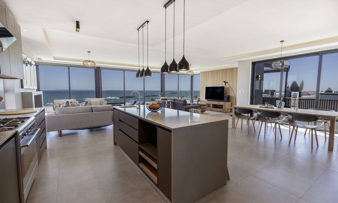 Big Bay Apartment | Oceanscape Penthouse, Blouberg by HMH
