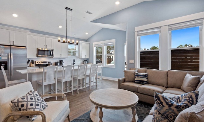 Corolla Light House | Oceanside 2BR Near Beach & Currituck Lighthouse