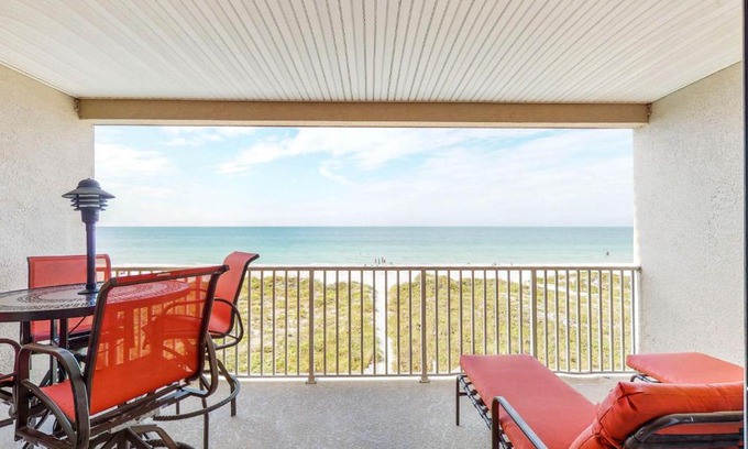 Independence Square Apartment | Oceanside 305