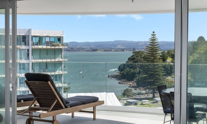 Mount Maunganui Apartment | Oceanside Apartment with Iconic Views!