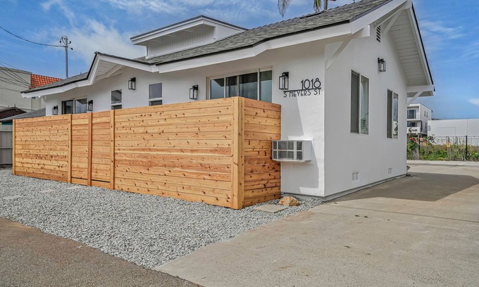 South Oceanside Apartment | Oceanside Beach Rental - Walk to the Boardwalk!