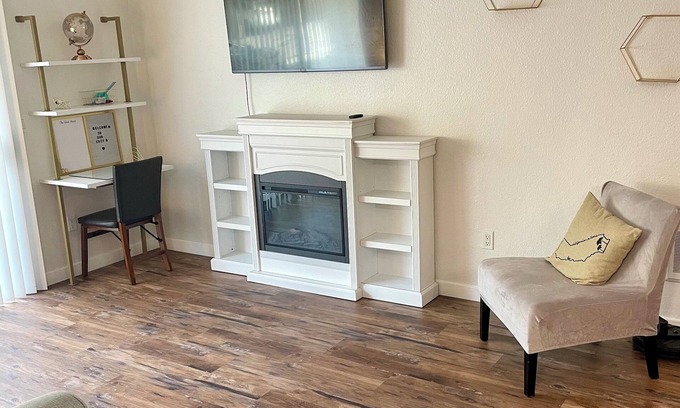 Loma Alta Condo | Oceanside Cozy B - Chic 1-bedroom condo w/WiFi, by beach in fabulous Oceanside