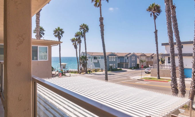 South Oceanside Condo | Oceanside Family-Friendly Condo with Beach Access, WiFi & Courtyard with Grills