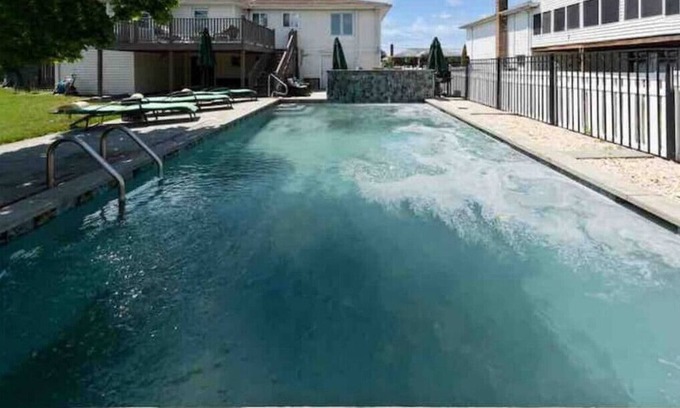 Oceanside House | Oceanside Home w/Salt Water Pool