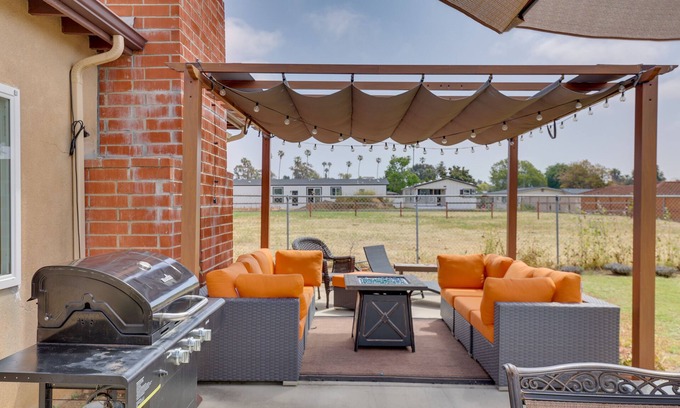 Loma Alta House | Oceanside Home w/ Yard ~ 2 Mi to Beach & Pier!