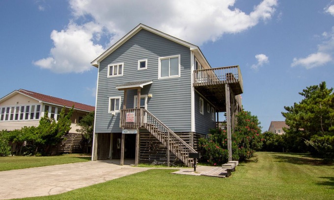 South Nags Head House | Oceanside, Ocean views, sun decks, Hot Tub, SNH418, Blue Cloud