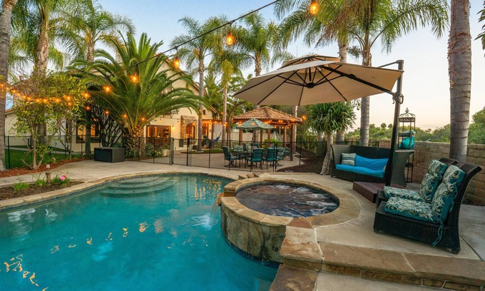North Valley House | Oceanside Tropical Resort with HEATED POOL & SPA!