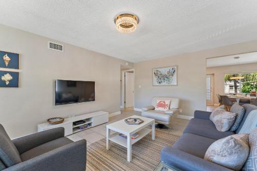 Singer Island Apartment | Oceanside