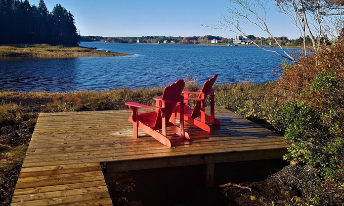 Lunenburg Cottage | Oceanside Vacation Cottage
