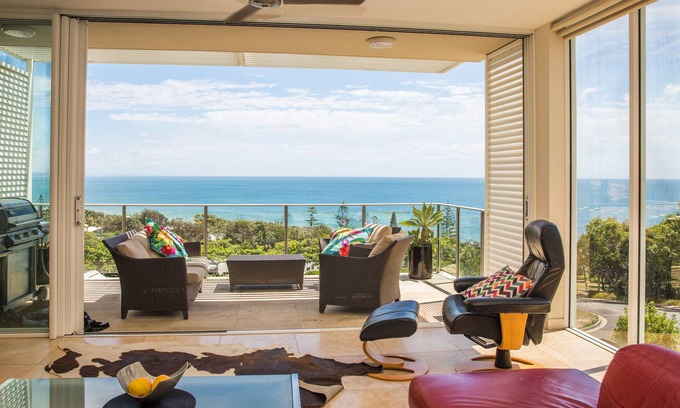 Rainbow Beach Apartment | Oceansthree Apartment