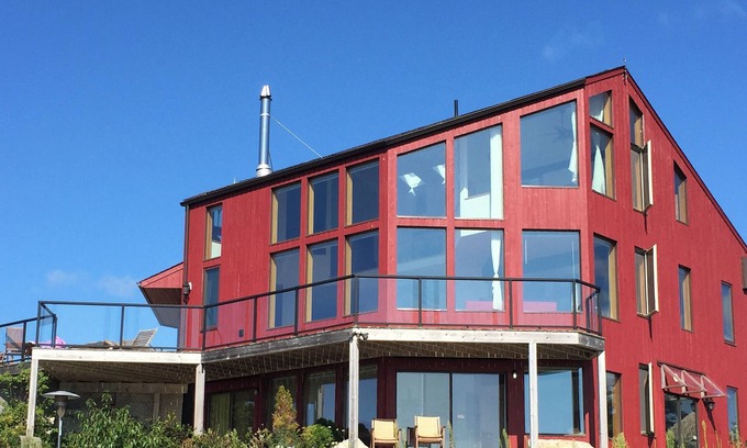 East Dover House | Oceanview 5 bdrm, 3 bath with Stunning Views near Peggy's Cove, East Dover