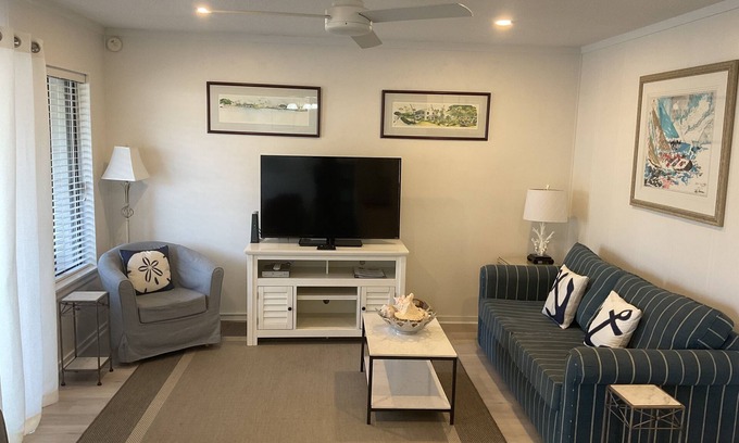 Folly Field Condo | Oceanview! At beach in 1 minute! 2 Bdrm, 2 Bath, 1st Fl, No surprise fees!