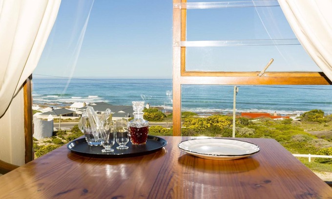 Struisbaai Bed & Breakfast | Oceanview B&B 85 Oceanview Drive