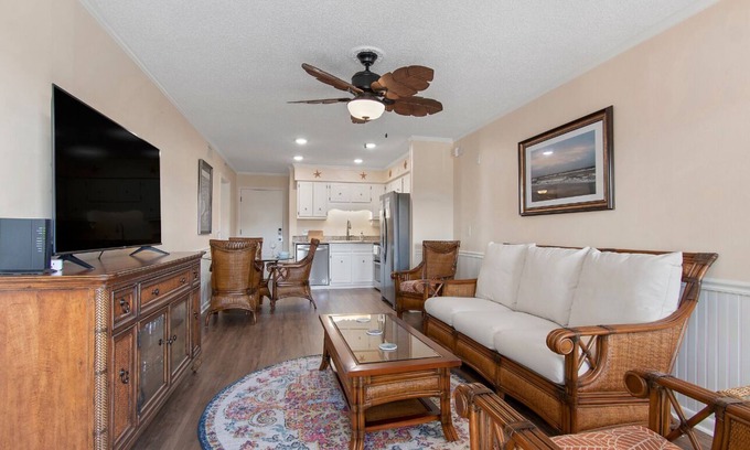 Ocean Isle Beach Condo | Oceanview Condo at A Place at the Beach w/direct beach access