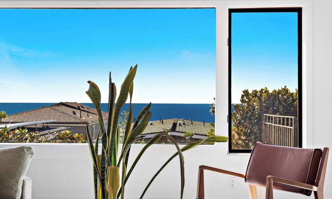 South Laguna House | Oceanview Cottage Steps from Iconic Thousand Steps Beach