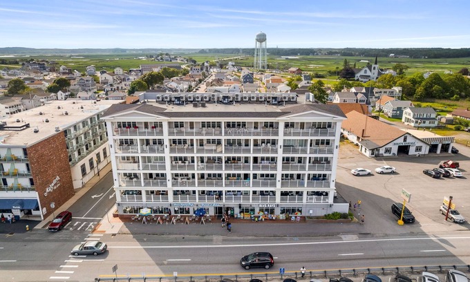 Hampton Condo | Oceanview Escape – Hampton Beachfront