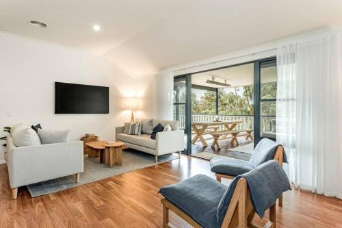 Ocean Beach House | Oceanview Luxury Retreat Amongst the Trees