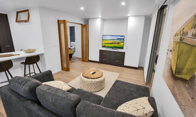 Lakes Entrance House | Oceanview Retreat - Magnificent ocean view over the 90 Mile Beach