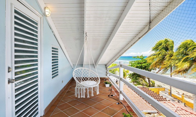 Espinar Apartment | Oceanview Retreat with Pool and Parking