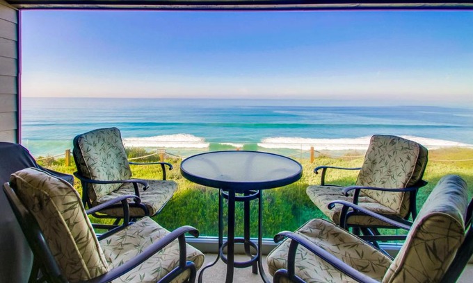 Solana Beach Apartment | Oceanview SURF9 Condo with Spa
