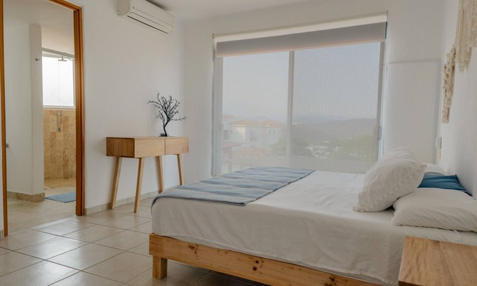 R Apartment | Oceaview Apartment M202