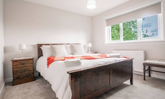 Stirling House | Ochil View - 3 bedroom house