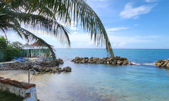 Epworth Condo | Ocho Rios! The Beachside Eden - Come stay a while!