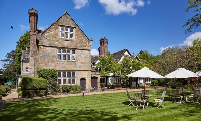 Cuckfield Hotel | Ockenden Manor Hotel & Spa