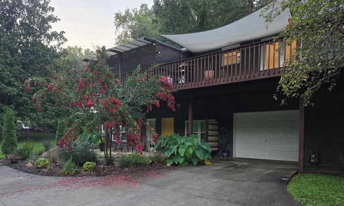 Knoxville Apartment | Oconee Oasis: 2BR/2bed updated suite w scenic view