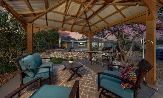 Tanque Verde Apartment | Ocotillo (Jason & Heather)