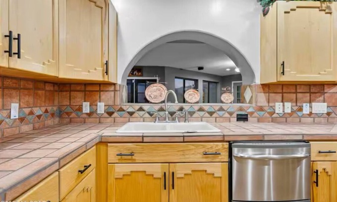 Rio Rico House | Ocotillo Ranch, relax, enjoy the majestic mountains, wildlife and best sunsets.