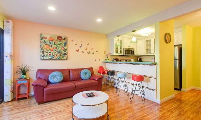 Hermosa Village House | Oct 27-Nov 1/GVH3/Closest Walk2Disney+CUTE+Wifi+Netflix+Parking+