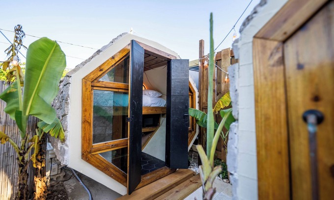 Las Carreras RV Rental | Octagon Cave Home by the Beach!