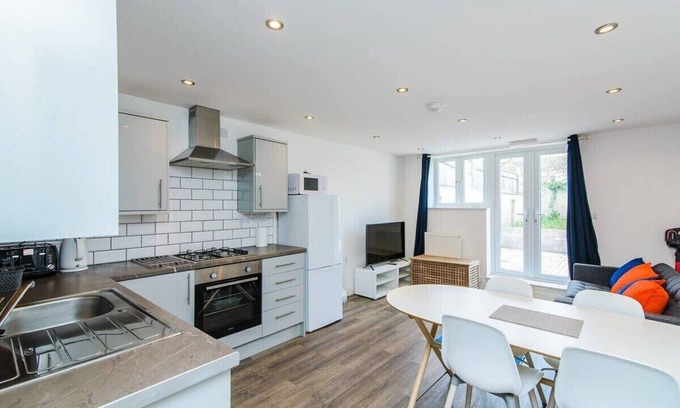 Hanham Apartment | October Discount - Long Stay - Contractors
