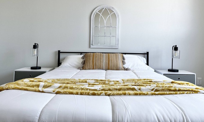 Des Moines Apartment | ✧Odyssey at Keystone | Splendid 1BD Apartment✧